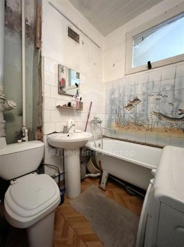 2-к квартира, 1/3 эт., 42м²